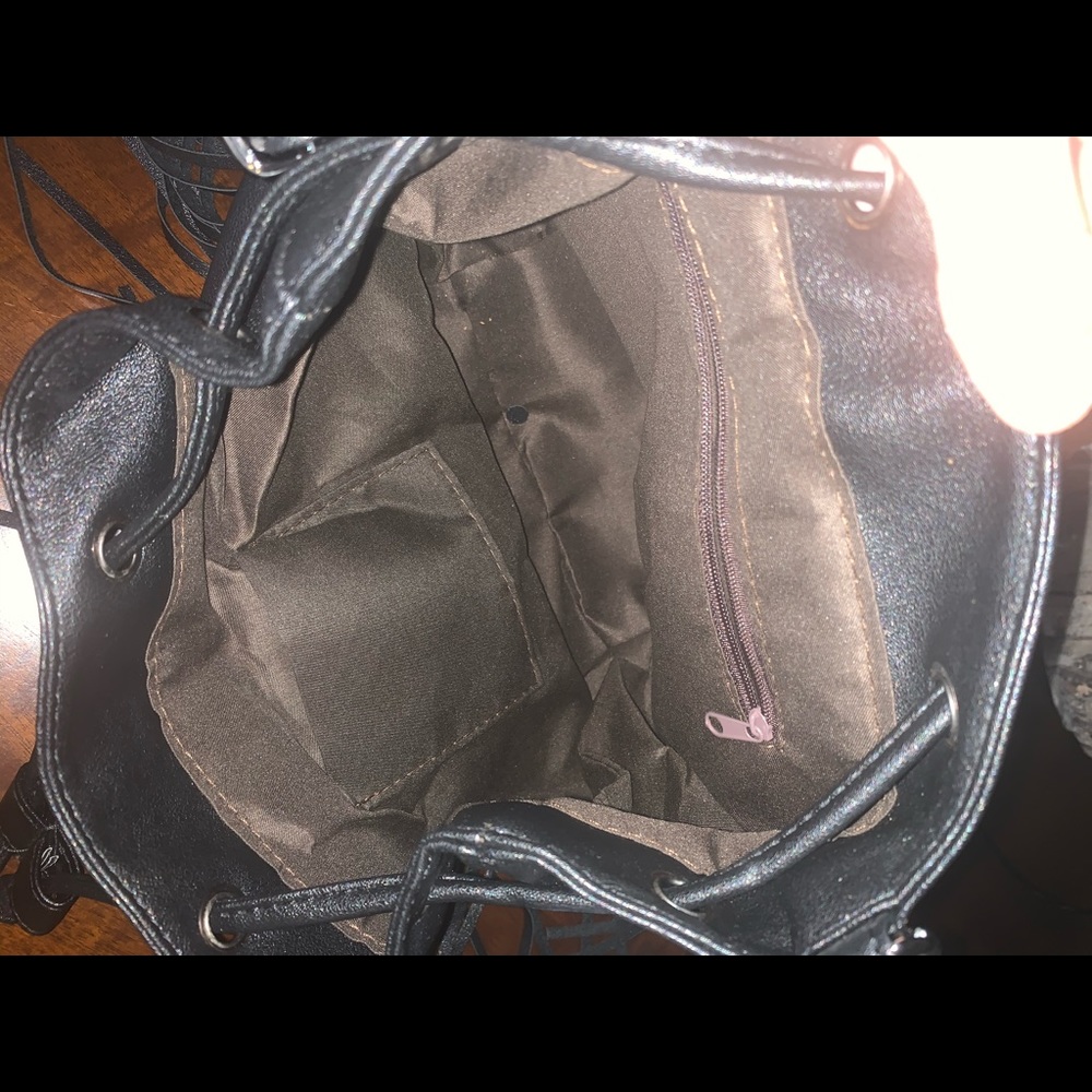 NWT fringe Black Backpack Leather Adjustable New - Picture 4 of 6